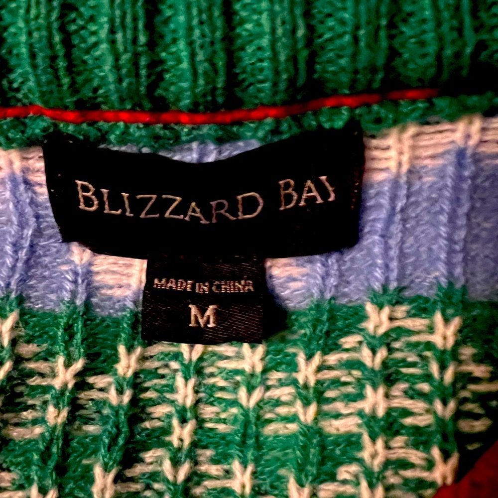 Men’s blizzard bay size medium men’s Christmas sweater